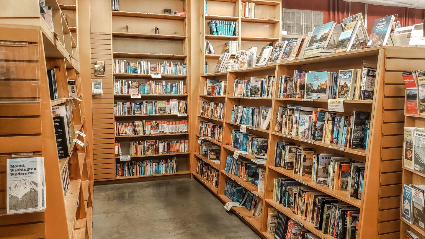 city of portland, things to do in portland, powells city of books, bookstore, oregon travel